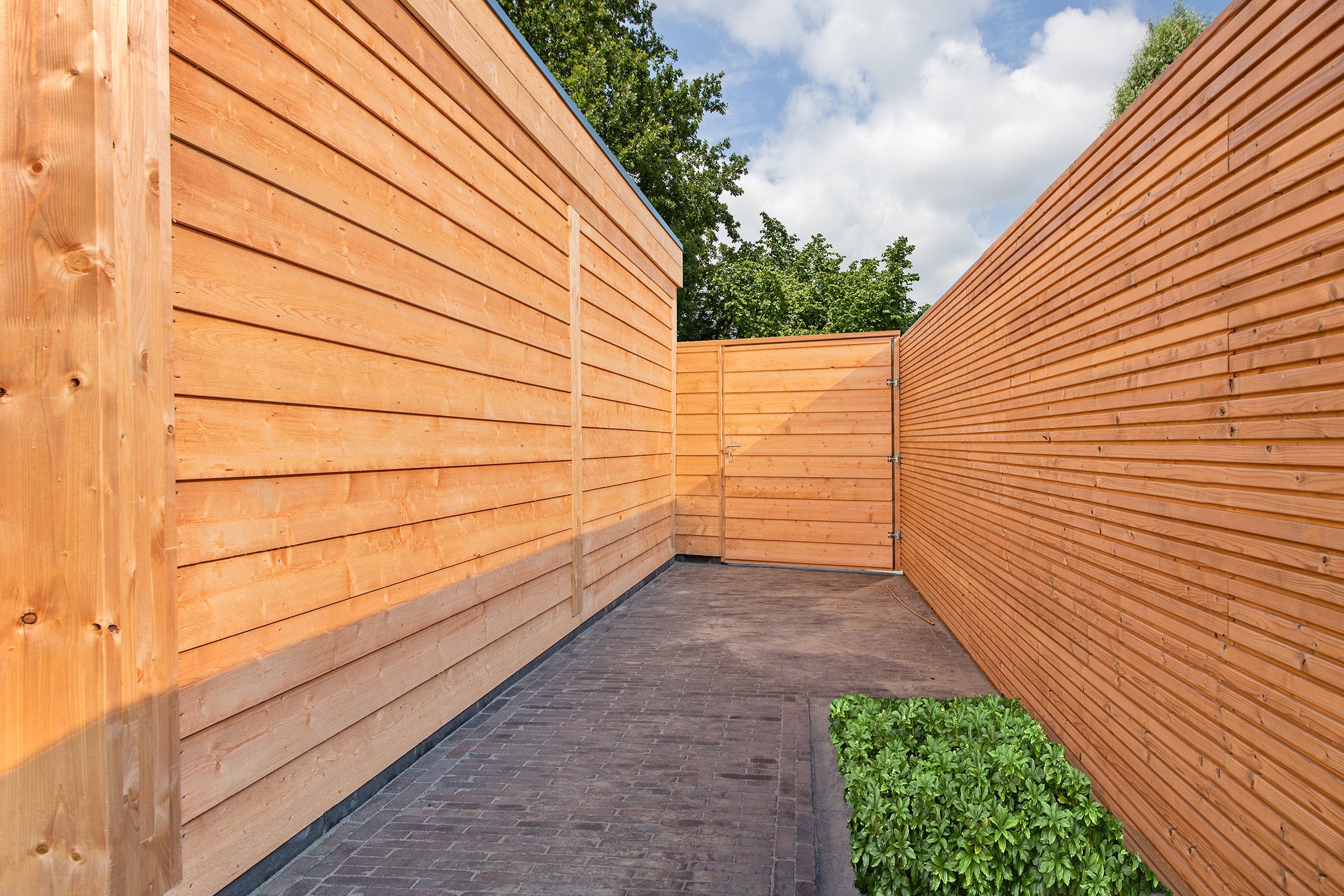 Red Class Wood ME vuren zweeds rabat 1,1/2,2 x 19,5 x 300 cm, vers, geïmpregneerd, 3 zijden geschaafd, 1 zijde fijnbezaagd, 2 zijden vellingkant, 1 zijde 2 groeven