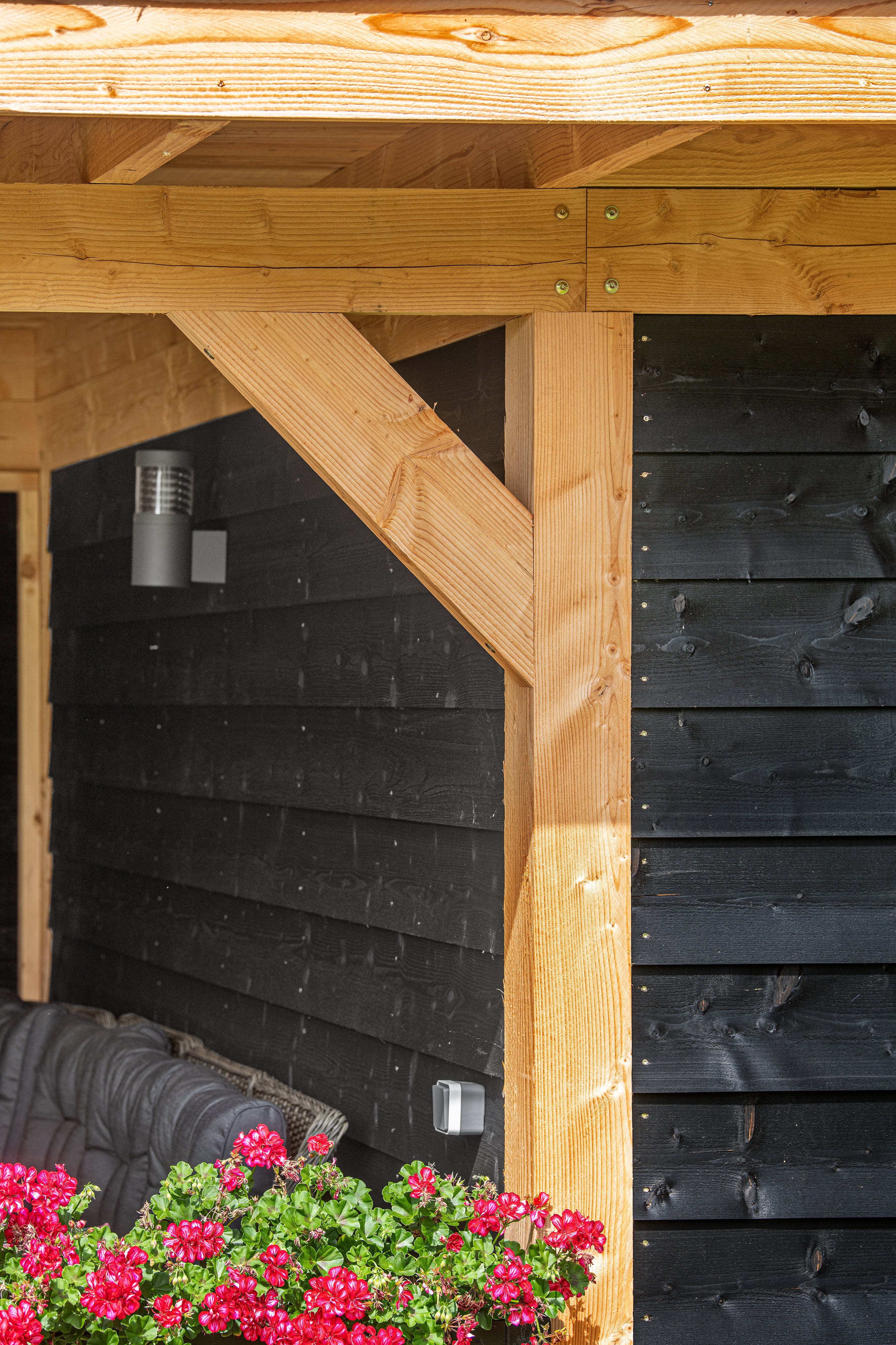 Douglas paal 15,0 x 15,0 x 250 cm, vers, fijnbezaagd, scherpkantig