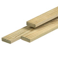 NE vuren lat 1,9 x 4,5 x 390 cm, gedroogd, groen geïmpregneerd, geschaafd, 4 ronde hoeken