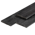 Grenen plank 1,6 x 14,0 x 400 cm, vers, zwart gespoten, geschaafd, 4 ronde hoeken