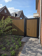 Enkele stalen poort, zwart gepoedercoat, fijnstructuur, incl. hang- en sluitwerk (t.b.v. profielen 28mm dik)